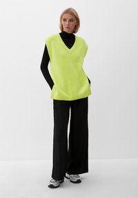 QS Sweter