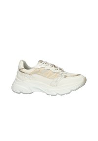 Witte sneaker met textuur van slangenprintaccenten, meshpanelen en een chunky zool. Beschikt over een veterontwerp en een gewatteerde kraag.
