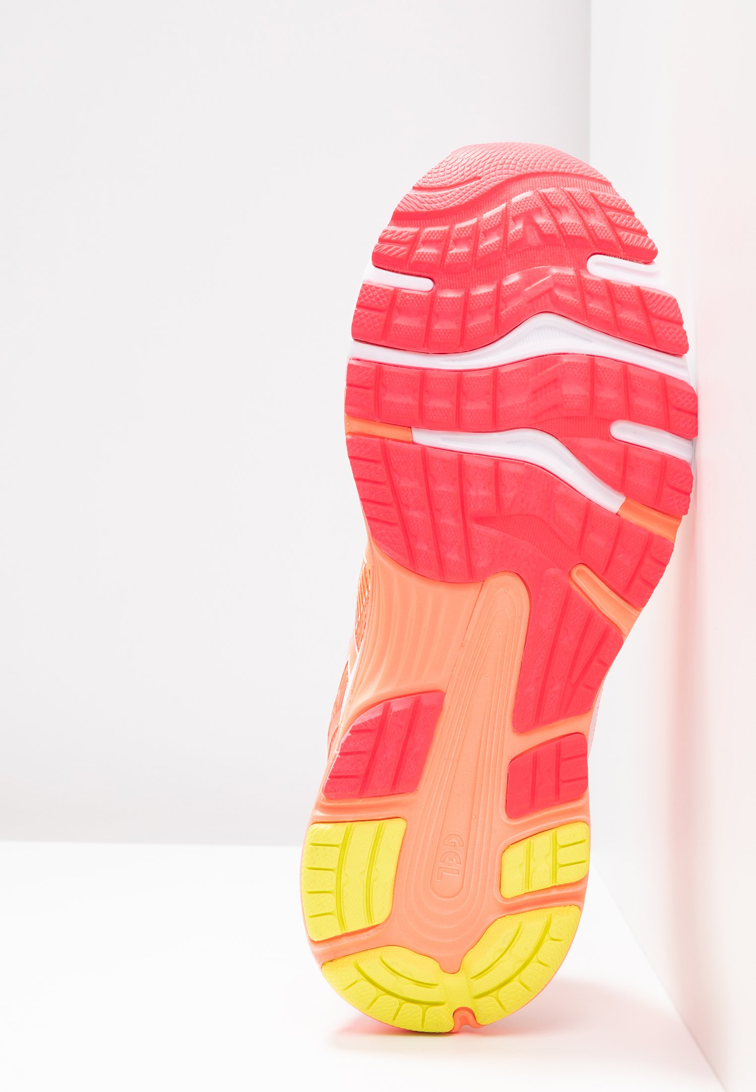 ASICS GEL-NIMBUS 21 - Zapatillas de running neutras - white/sun coral/blanco  - Zalando.es