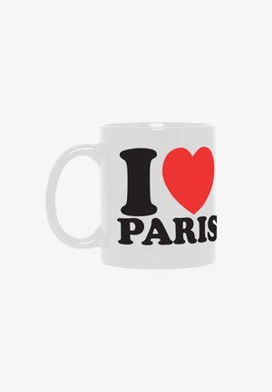 Witte keramische mok met zwarte tekst "I" en "PARIJS" en een groot rood hartsymbool tussen de woorden.