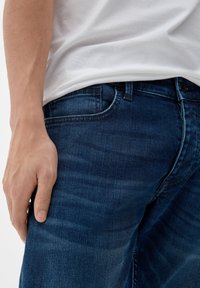 QS RICK - Straight leg jeans - tiefblau