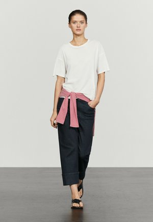 Massimo Dutti, BUTTON-DETAIL SHORT SLEEVE T-SHIRT - T-shirt basic - white