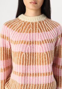 YAS YASCHRISNA - Maglione - meerkat/chrisna