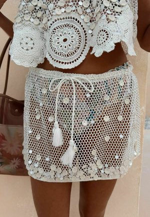 Never Fully Dressed, Fustă mini - cream