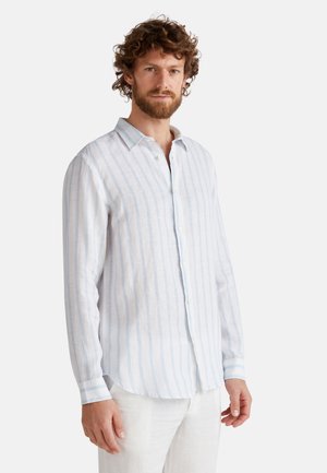 Lichtblauwe en witte gestreepte linnen shirt met een button-down kraag, lange mouwen en een gebogen zoom. Subtiele textuur. Geknoopte knopen.