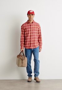 GANT CHECK SHIRT - Skjorter - ruby red