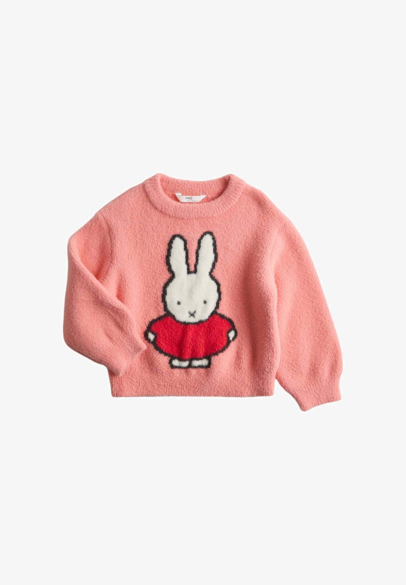 Rosa Kinderpullover mit einem weißen Cartoon-Hasen, der ein rotes Kleid trägt, auf der Vorderseite gestrickt.