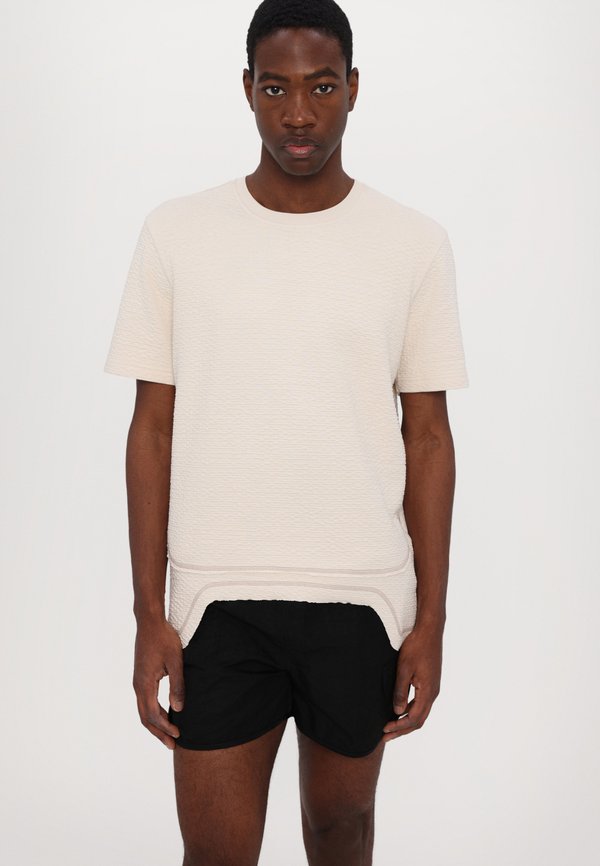 PANELLED TEXTURED TEE UNISEX - Basic T-shirt - ecru4