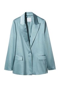 Veste blazer en satin bleu clair avec revers cranté, fermeture à un bouton, deux poches avant, et une texture lisse avec une finition légèrement brillante.