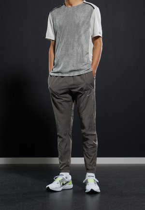 Sports T-shirts - beige