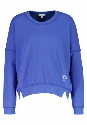 Blauwe trui van zacht materiaal, met een losse pasvorm, brede halslijn, geribbelde manchetten en een klein logodetail aan de voorkant.