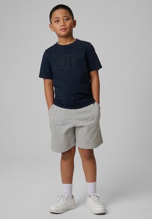 4F, 4F T-SHIRT Z NADRUKIEM CHŁOPIĘCY - BIAŁY 122 (6-7 LAT) - T-shirt imprimé - navy