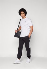 Ellesse MELARA  - Camiseta estampada - white