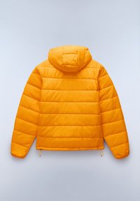 Orangene Puffermantel mit Kapuze, ausgestattet mit gesteppten Abschnitten, elastischen Bündchen und Kordelzug am Saum. Glatte, glänzende Textur.