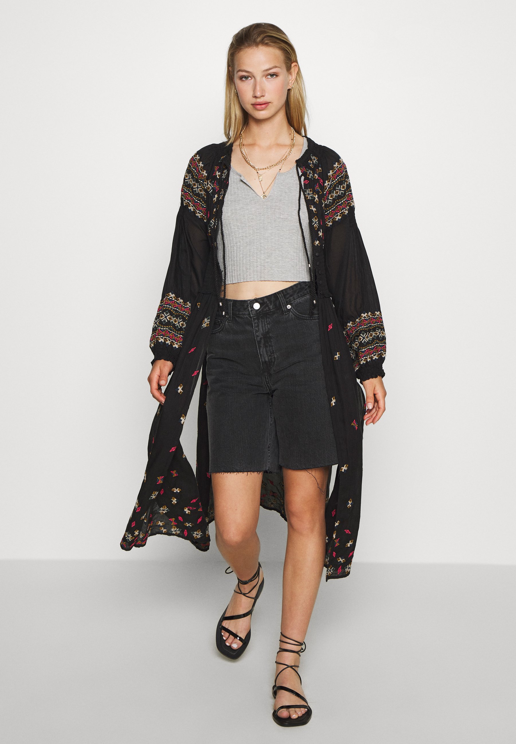 Free People MYKONOS MAXI Lett jakke black Zalando.no Free People ANGELICA KIMONO Lett jakke lemon Zalando.no