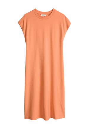 Sukienka bez rękawów w koralowo-pomarańczowym kolorze, do kolan, z okrągłym dekoltem i luźnym fasonem, wykonana z miękkiego materiału.