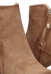 ETIKA BURY - Botines con plataforma - taupe