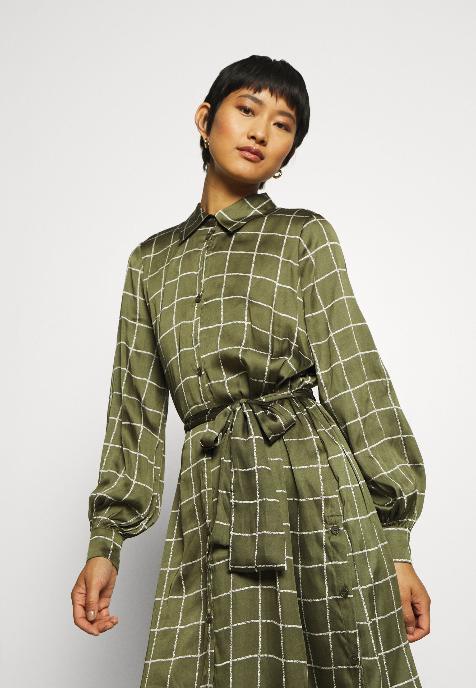 LISA DRESS Skjortklänning greyish green LISA DRESS Skjortklänning greyish green