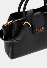 Guess LIBERA NÄHTE IN RELIEFOPTIK - Borsa a mano - schwarz