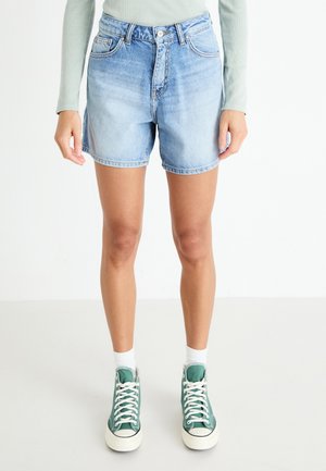 BELINDA  - Short en jean - light-blue denim