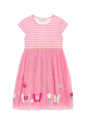 Rosa gestreiftes kurzärmeliges Kleid mit einem Tüllüberzug, das mit bestickten Schmetterlingen und Blumen verziert ist und eine goldfarbene Akzenttaillierung hat.