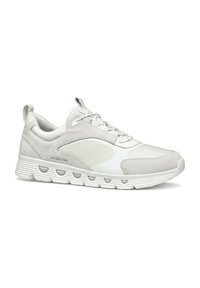 Zapatilla deportiva de color gris claro con una combinación de texturas lisas y de ante, punta redondeada, entresuela blanca y diseño con cordones.