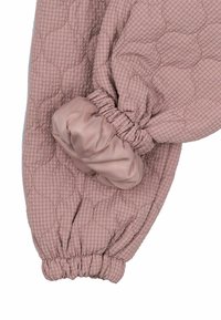 Steppjackenärmel aus weichem, rosa Stoff mit kariertem Muster. Verfügt über elastische Bündchen und ein glattes Innenfutter für zusätzlichen Komfort.