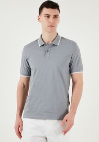 REGULAR FIT - Polo majica - metallic grey