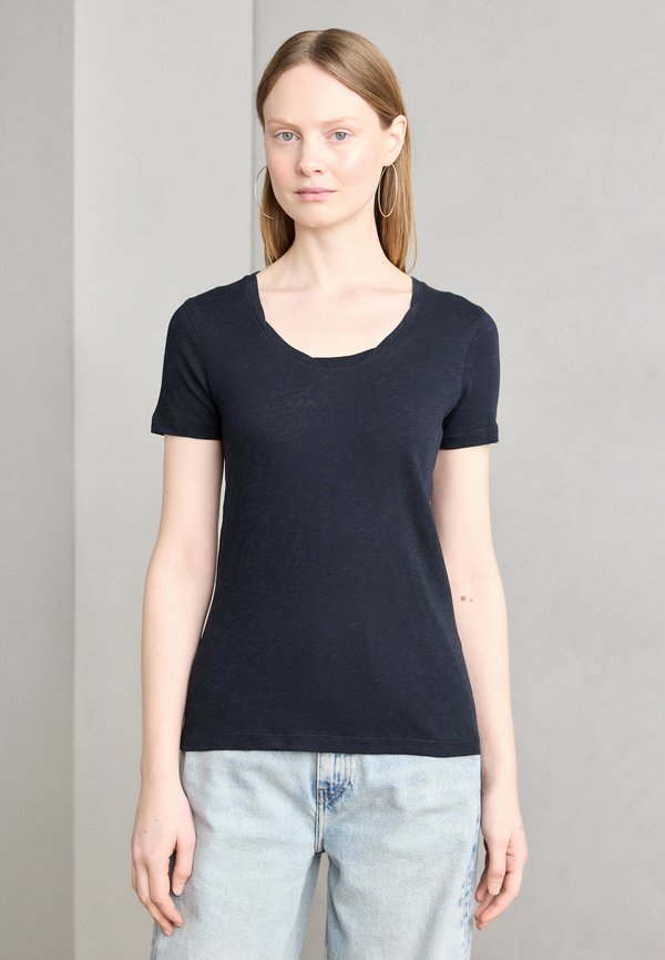 DEEP ROUND NECK TWISTED - Basic T-shirt