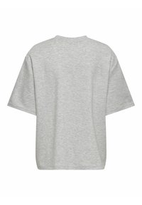 Jasnoszary, oversize t-shirt z okrągłym dekoltem i krótkimi rękawami. Miękka tkanina o gładkiej fakturze i prostym, nieozdobionym wzorze.