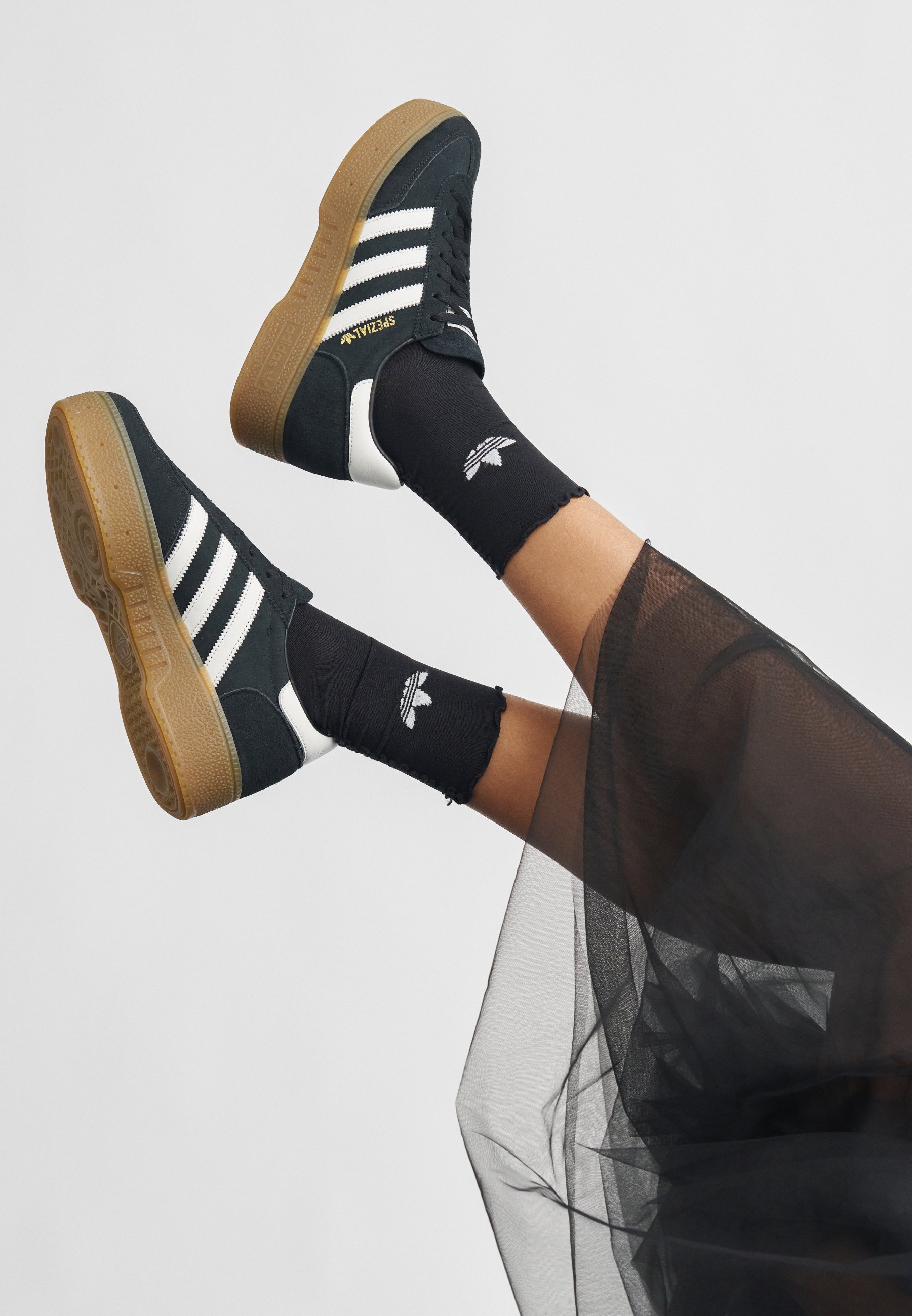 靴  HANDBALL SPEZIAL BOLD W 23.5 adidas Originals HANDBALL SPEZIAL BOLD W - Trainers - core black