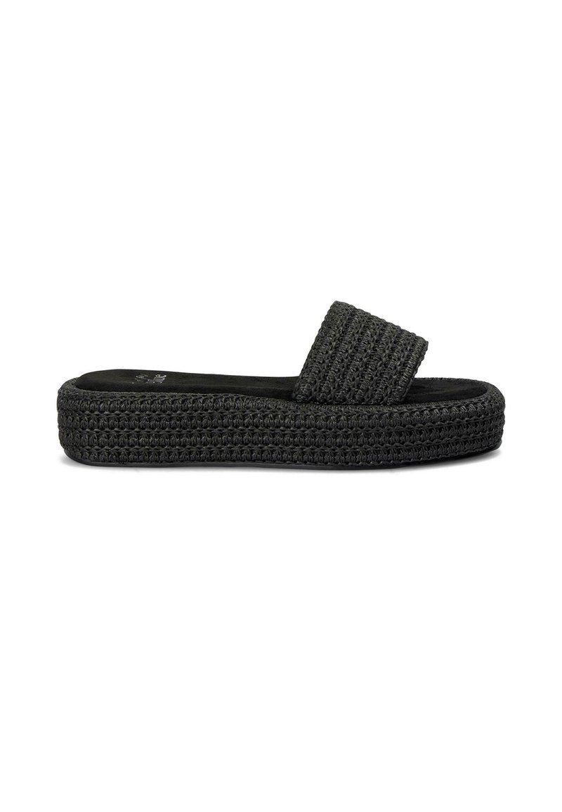 Sandalo scivoloso nero intrecciato con cinturino spesso e testurizzato e suola platform, dotato di una soletta liscia e design a coste sulla fascia superiore.