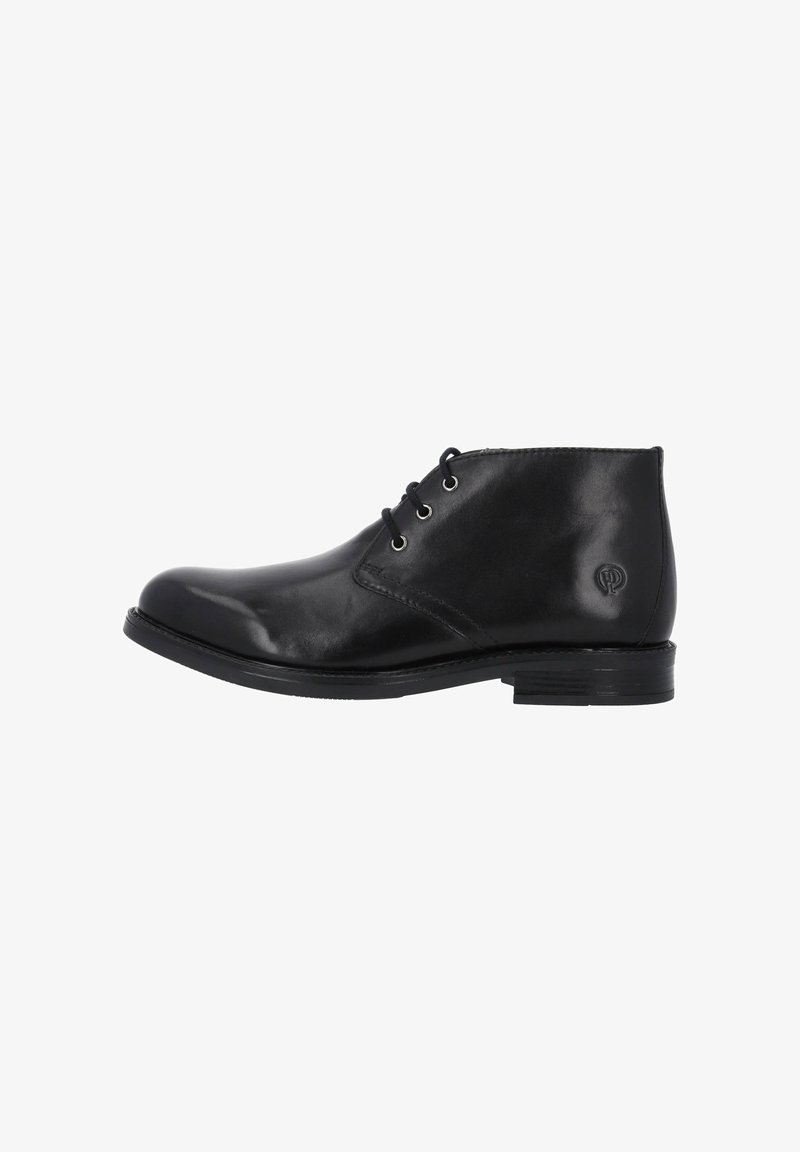 Bottines noires en cuir avec une finition lisse, bout arrondi et trois œillets pour les lacets. Présente un petit logo et un petit talon empilé.