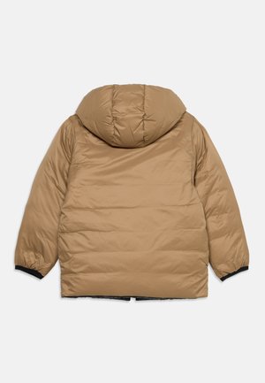 BOSS Kidswear, REVERSIBLE PUFFER JACKET KIDS TEENS - Páperová bunda - cookie