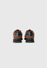 Pier One LEATHER - Trainers - brown