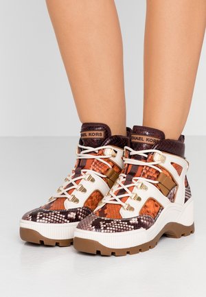 Ankle boot