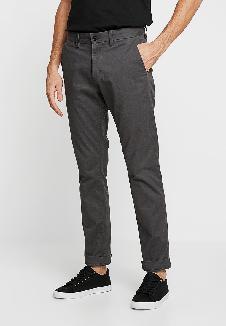 gap black chinos