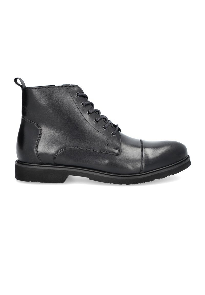 Czarne skórzane botki za kostkę z sznurowanym przodem, okrągłym noskiem, subtelnymi detalami przeszyć i gumową podeszwą zapewniającą przyczepność.