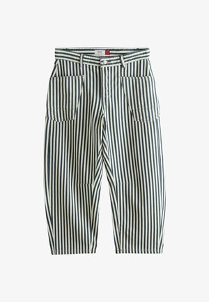 Kõrge vöökohaga püksid, millel on vertikaalsed mereväe- ja valged triibud ning ees plaastritaskud ja nööpidega sulguv vöökoht.