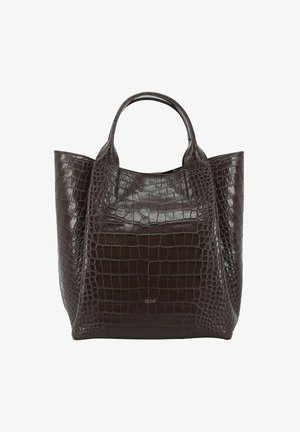 Sac fourre-tout en cuir brun à motif crocodile avec poignées doubles, forme structurée et texture lisse. Présente un accent logo subtil à l'avant.