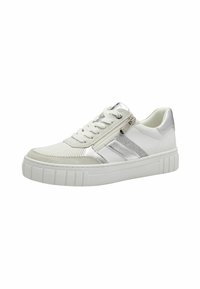 Sneaker bianco con accenti argentati, pannelli testurizzati e zip laterale. Presenta una punta rotonda e una suola bianca spessa e scanalata.