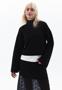 Unausgewählt, black