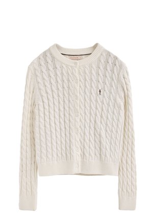 Cárdigan color crema de punto trenzado con cuello redondo, cierre de botones y puños y dobladillo acanalados. Cuenta con un pequeño logo en el lado izquierdo.