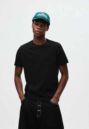 Bershka T-shirt basic - black