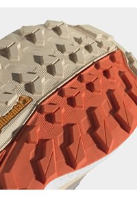 adidas Performance FREE HIKER 2.0 HIKING - Hikingschuh - taupe core black