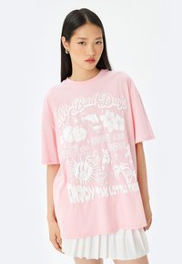 - T-shirt z nadrukiem