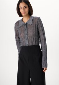 Vero Moda Tall VMLIVA SUPER WIDE PANTS - Nohavice - black