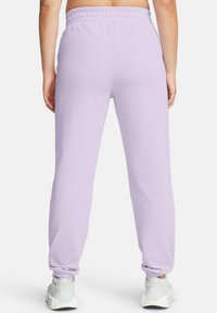 Under Armour RIVAL TERRY - Treniņtērpa apakšdaļas - salt purple