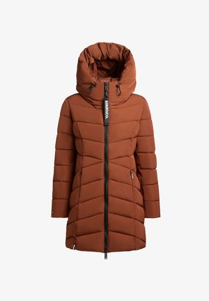 Bruine pufferjack met een hoge, geplooide capuchon. Heeft een diagonaal gestikt patroon, een volledige zwarte rits aan de voorkant en zijzakken.