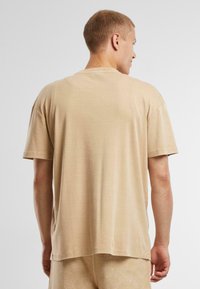 Urban Classics WASHED TEE - Tricou basic - unionbeige